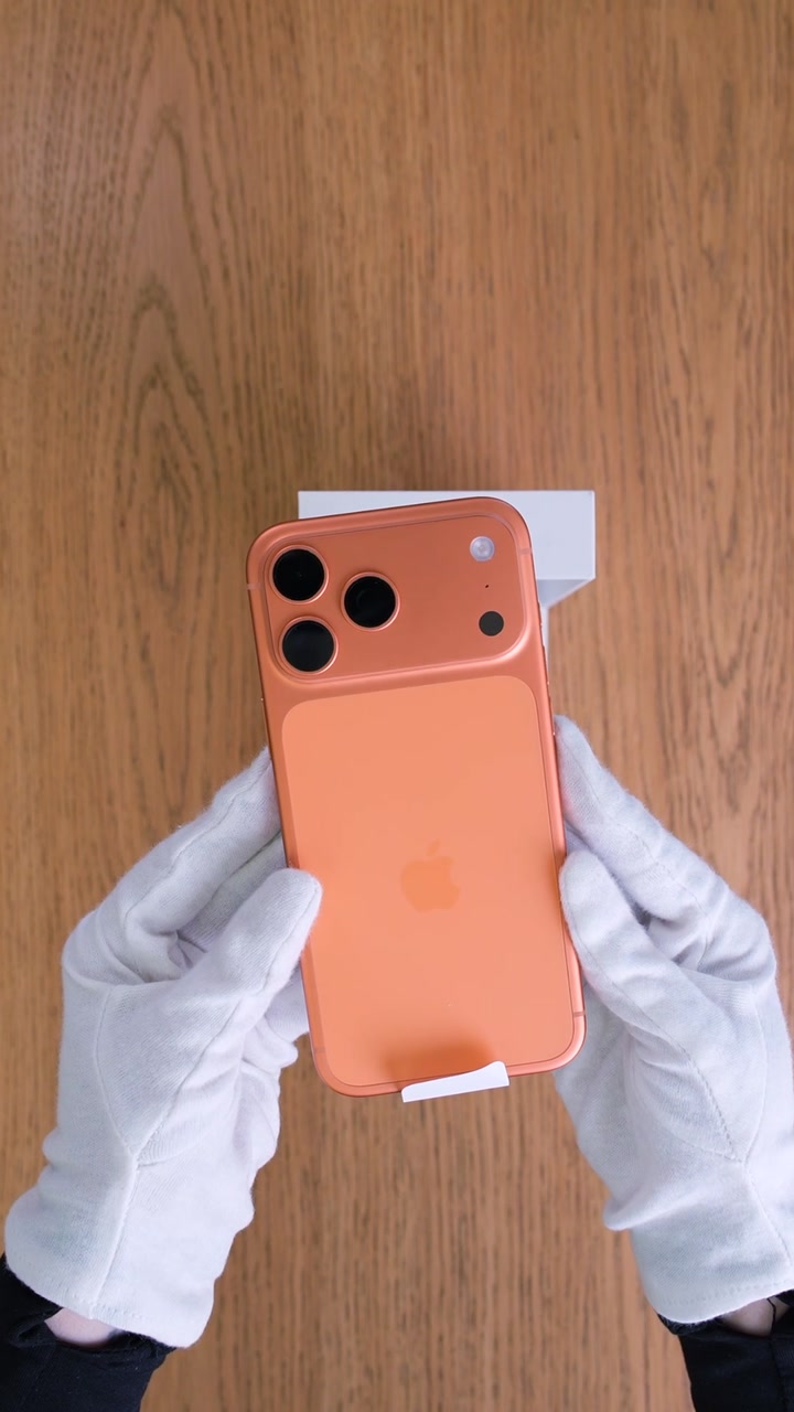 Apple iPhone 17 Pro Max Cosmic Orange (Оранжевый)