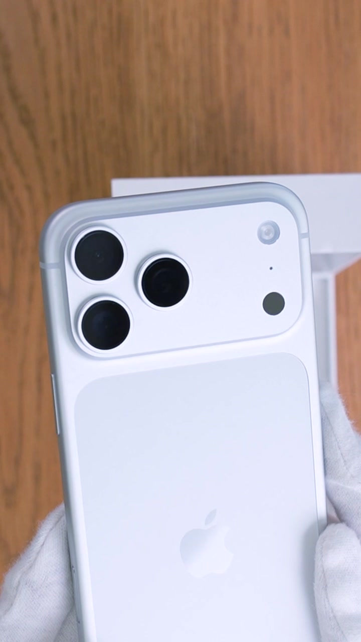 Apple iPhone 17 Pro Max Silver (Серебристый)