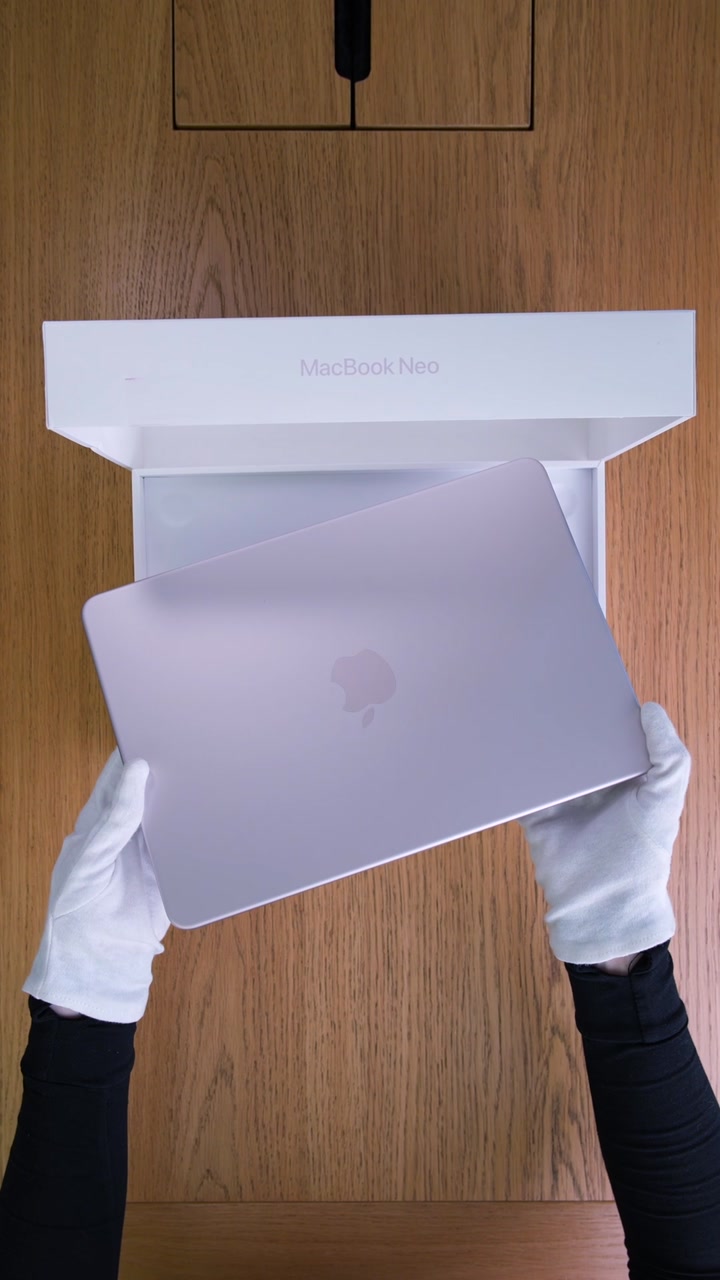 Apple MacBook Neo (2026) A18 Pro (6CPU/5GPU/8GB/512GB) Blush (MHFJ4)