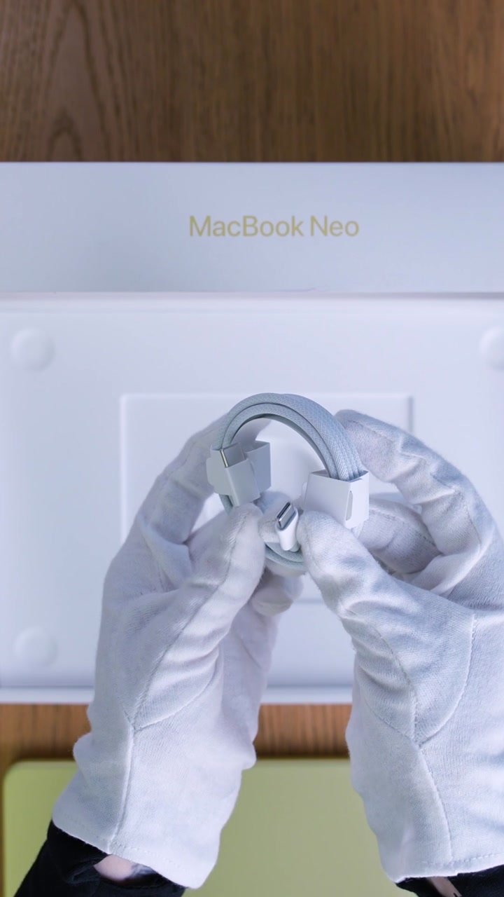 Apple MacBook Neo (2026) A18 Pro (6CPU/5GPU/8GB/512GB) Citrus (MHFE4)