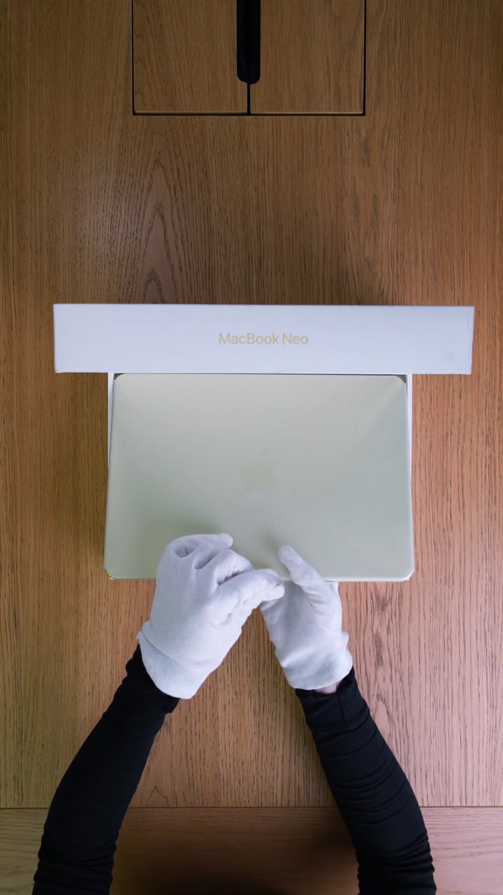 Apple MacBook Neo (2026) A18 Pro (6CPU/5GPU/8GB/512GB) Citrus (MHFE4)