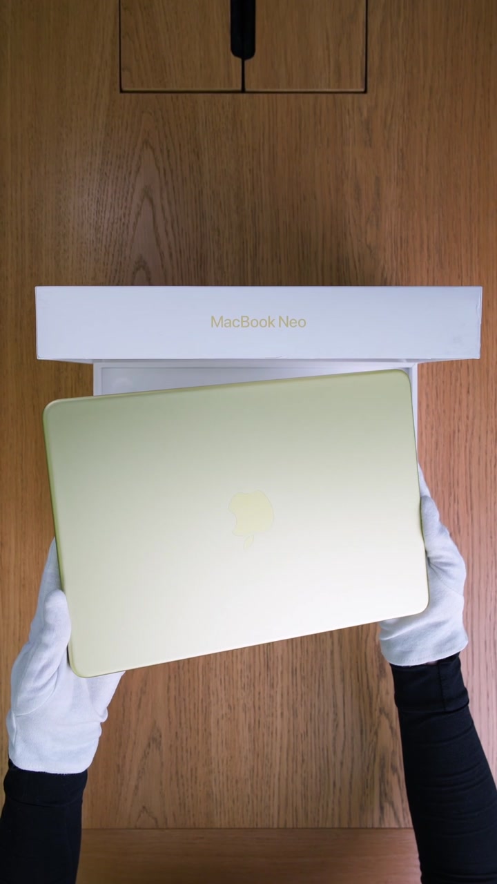 Apple MacBook Neo (2026) A18 Pro (6CPU/5GPU/8GB/512GB) Citrus (MHFE4)