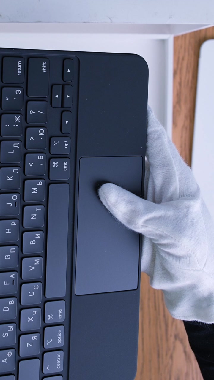 Клавиатура Apple Magic Keyboard для iPad Air 6/7/8 11 (MGYX4) Black