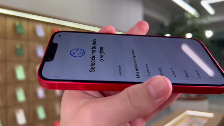 iPhone 14 Red