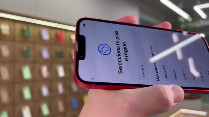iPhone 14 Red