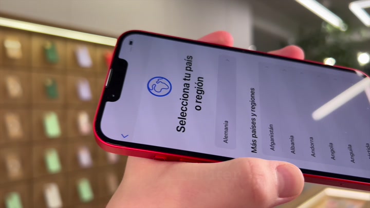 iPhone 14 Red