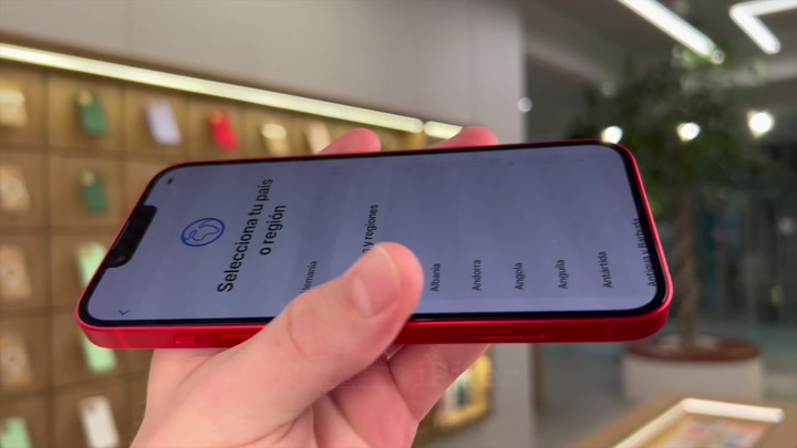 iPhone 14 Red