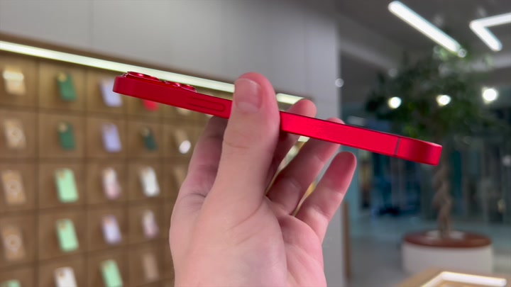 iPhone 14 Red
