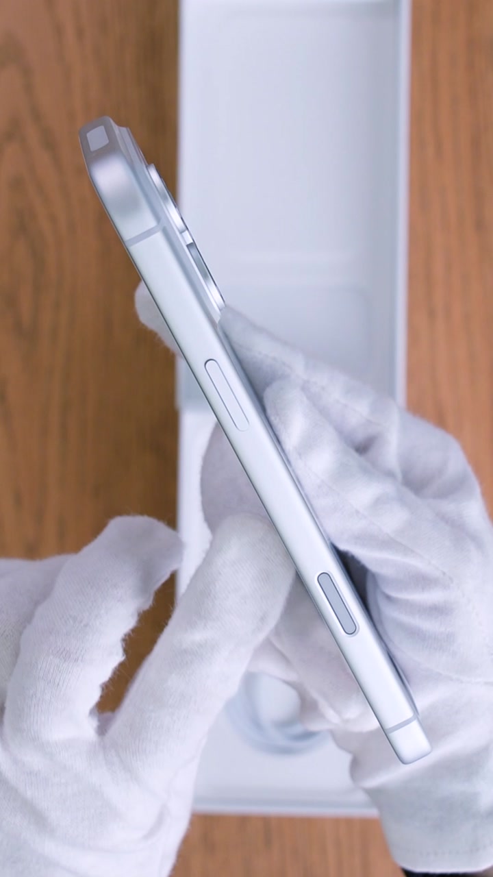 Apple iPhone 17 Pro Max Silver (Серебристый) eSim + eSim