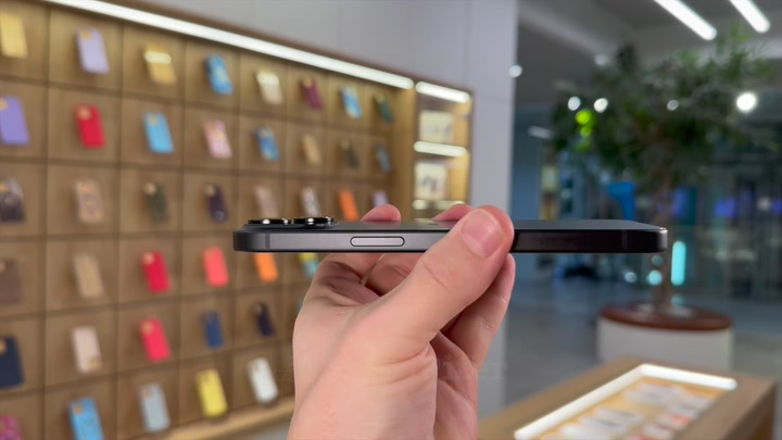 iPhone 15 Black