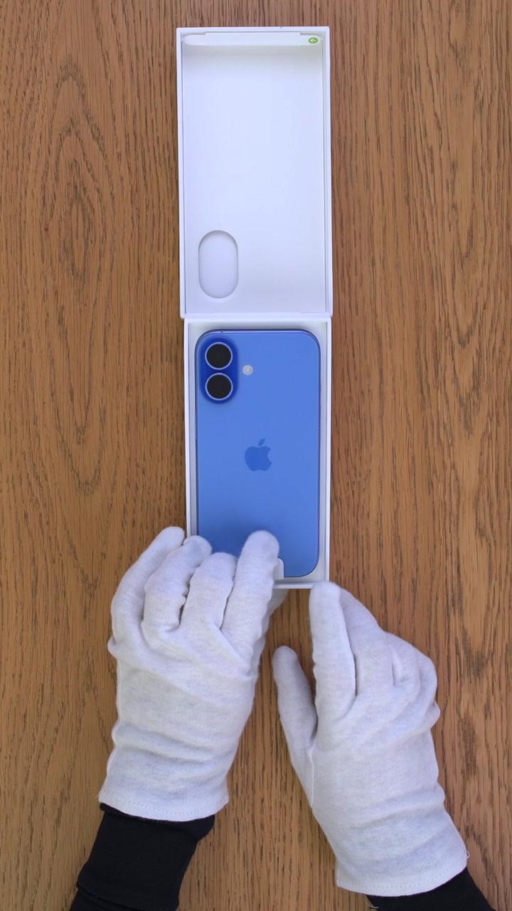 Apple iPhone 16 128Gb Ultramarine (Ультрамарин) Nano-sim + eSim