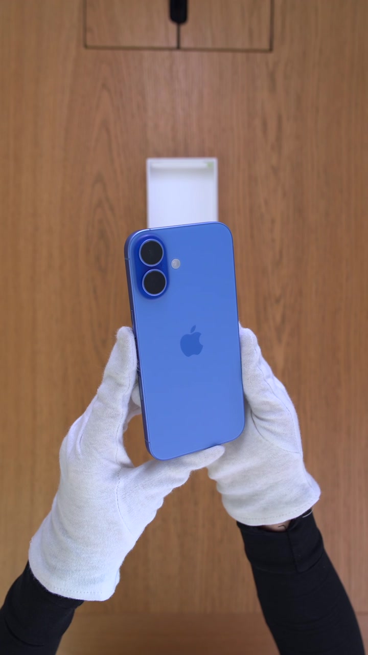 Apple iPhone 16 128Gb Ultramarine (Ультрамарин) Nano-sim + eSim