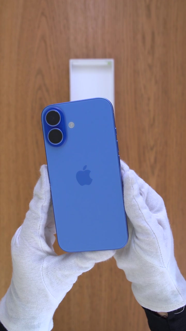 Apple iPhone 16 128Gb Ultramarine (Ультрамарин) Nano-sim + eSim