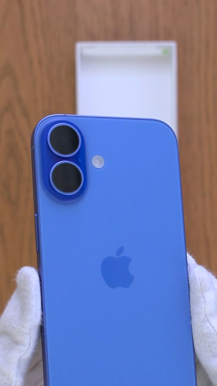 Apple iPhone 16 128Gb Ultramarine (Ультрамарин) Nano-sim + eSim