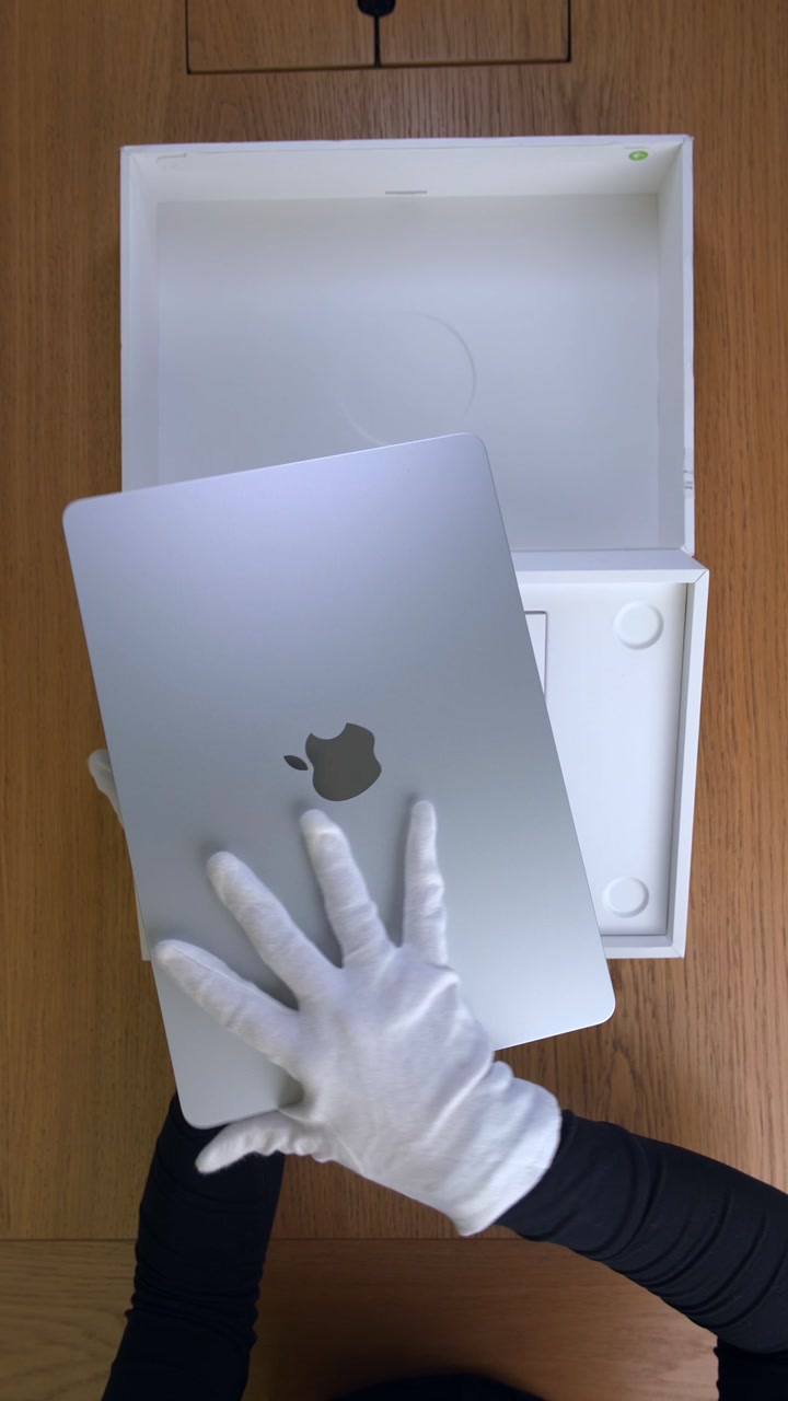 Apple MacBook Air 13 (2025) M4 (10CPU/8GPU/16GB/256GB) Silver (MW0W3)
