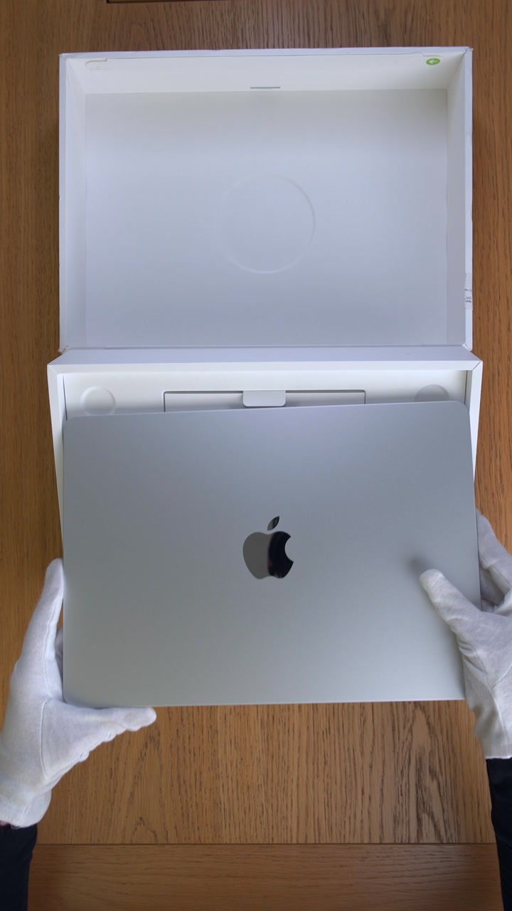 Apple MacBook Air 13 (2025) M4 (10CPU/8GPU/16GB/256GB) Silver (MW0W3)