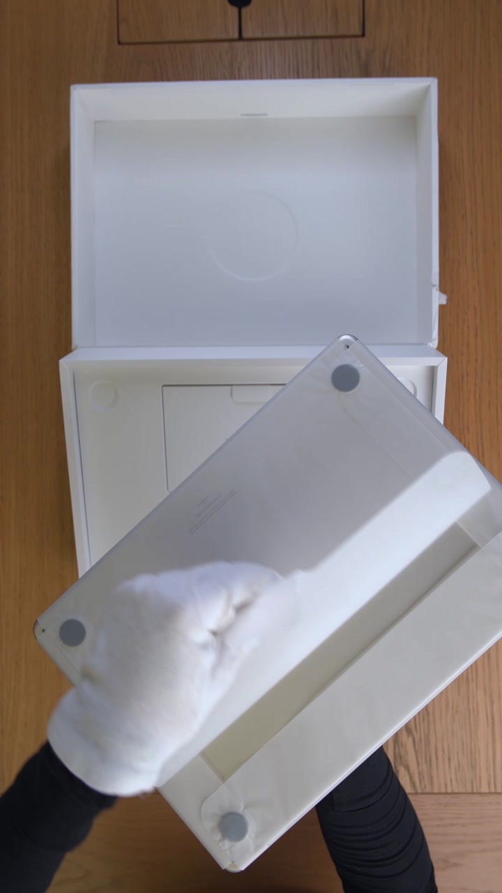 Apple MacBook Air 13 (2025) M4 (10CPU/8GPU/16GB/256GB) Starlight (MW0Y3)