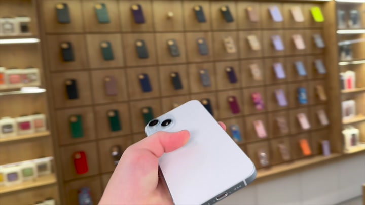 iPhone 15 Blue