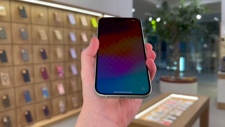 iPhone 15 Green
