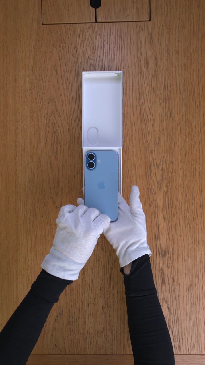 Apple iPhone 17 Mist Blue (Голубой) Nano-sim + eSim
