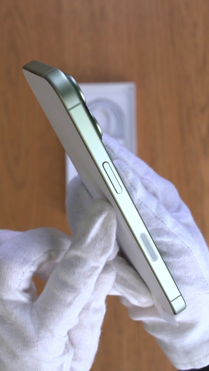 Apple iPhone 17 256Gb Sage (Зелёный) Nano-sim + eSim
