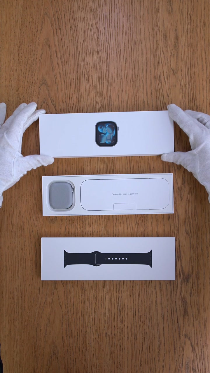 Apple Watch Series 11 46 мм Корпус из алюминия «Space Gray» Спортивный ремешок M/L «Black»