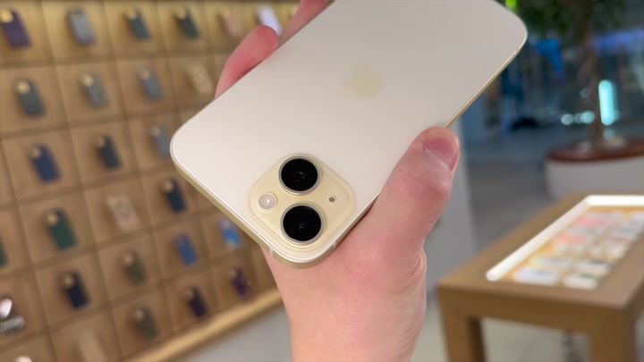 iPhone 15 Yellow