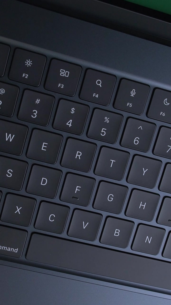 Apple MacBook Air 15 (2026) M5 Midnight