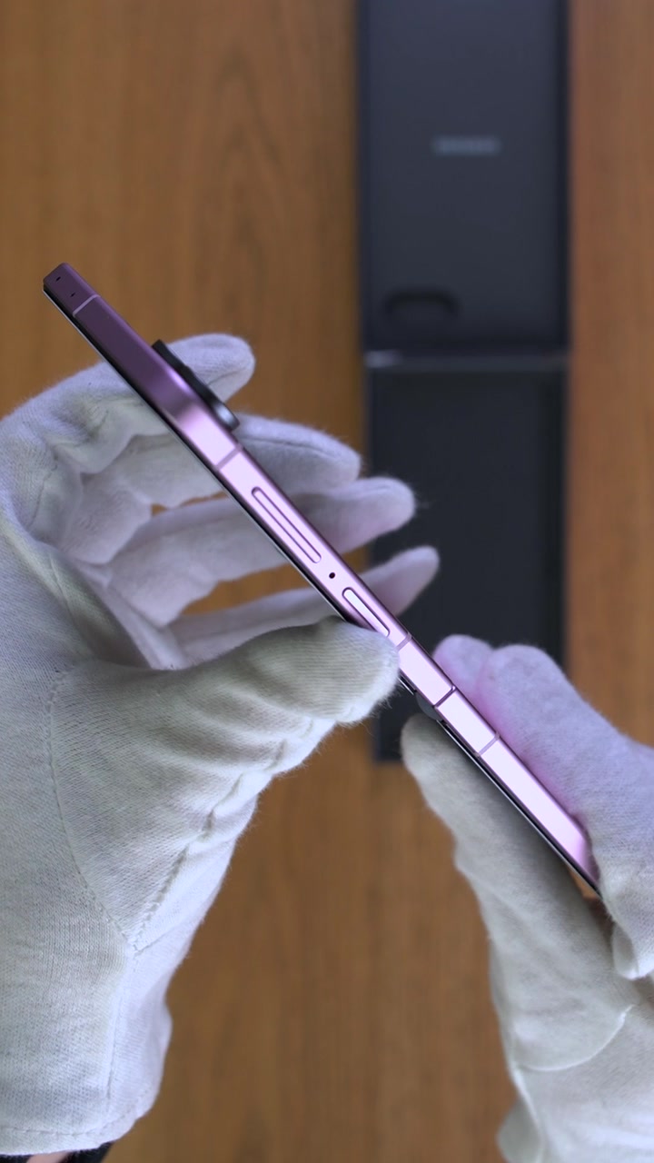Смартфон Samsung Galaxy Z Flip 8 (Pink) SM-F776 (Nano-sim + eSim)