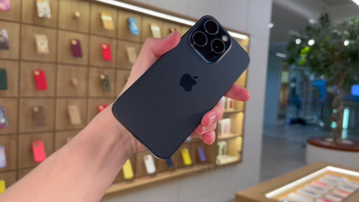 iPhone 15 Pro Blue Titanium