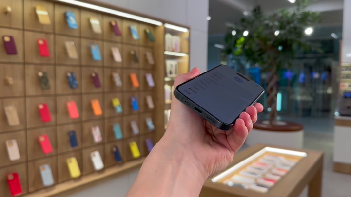 iPhone 15 Pro Blue Titanium