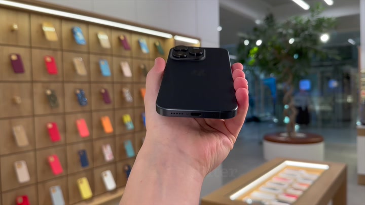 iPhone 15 Pro Blue Titanium