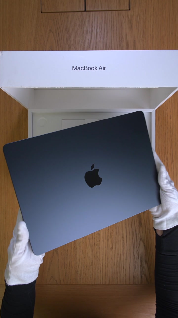 MacBook Air 13 (2025) M4 Midnight