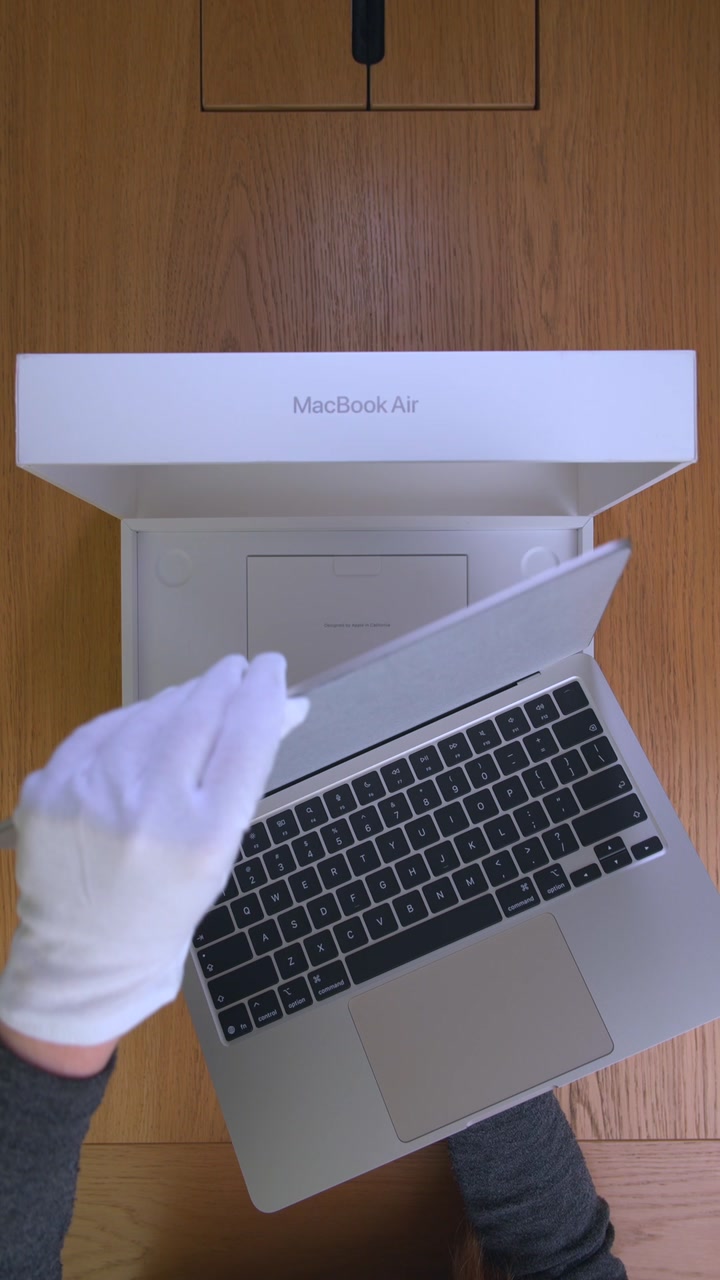 Apple MacBook Air 13 (2026) M5 Starlight