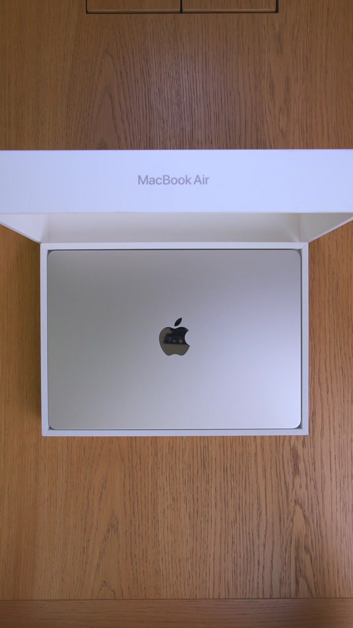 Apple MacBook Air 13 (2026) M5 Starlight