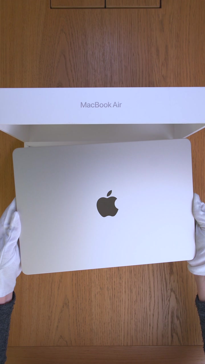 Apple MacBook Air 13 (2026) M5 Starlight