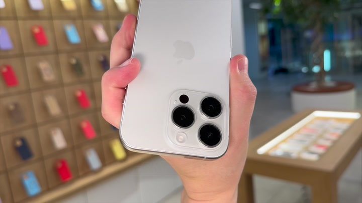 iPhone 15 Pro White Titanium