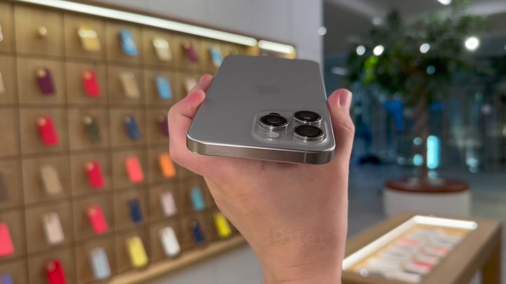 iPhone 15 Pro Max Natural Titanium