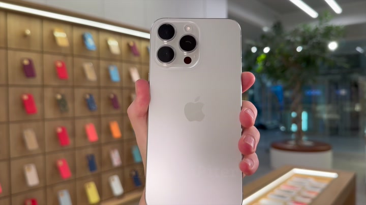 iPhone 15 Pro Max White Titanium