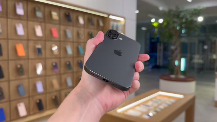 iPhone 17 Black