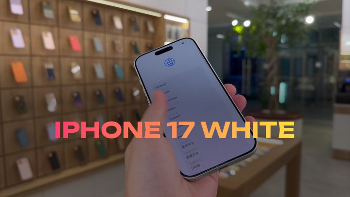 iPhone 17 White