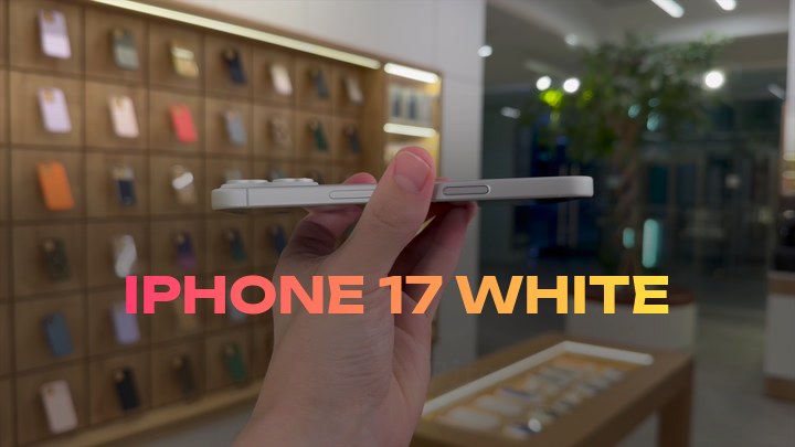 iPhone 17 White