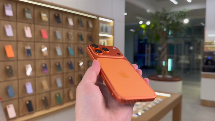 iPhone 17 Pro Cosmic Orange