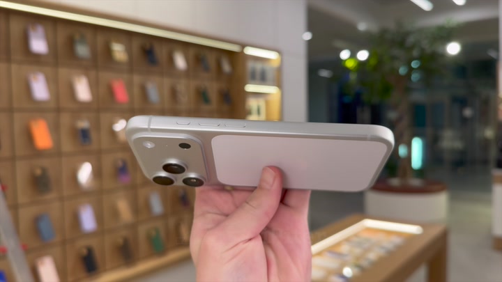 iPhone 17 Pro Silver