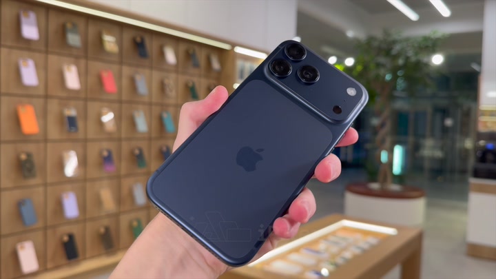 iPhone 17 Pro Max Deep Blue