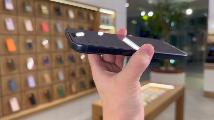 iPhone 17 Pro Max Deep Blue