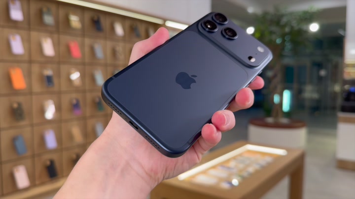 iPhone 17 Pro Max Deep Blue